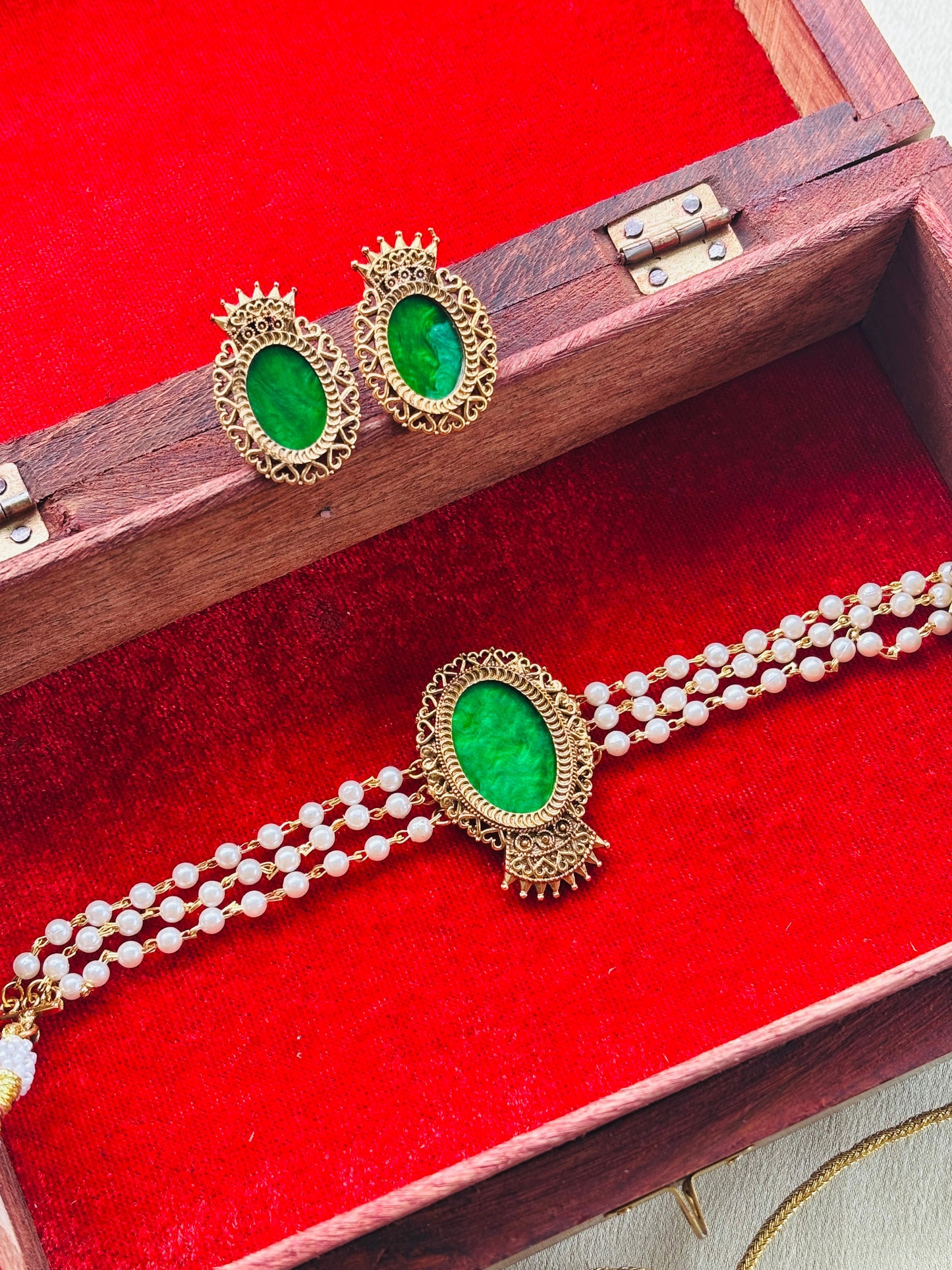 Emerald Green Filigree Choker