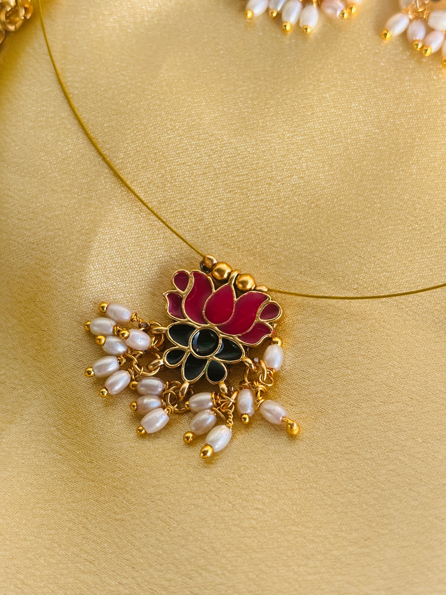 Lotus Invisible Chain Necklace