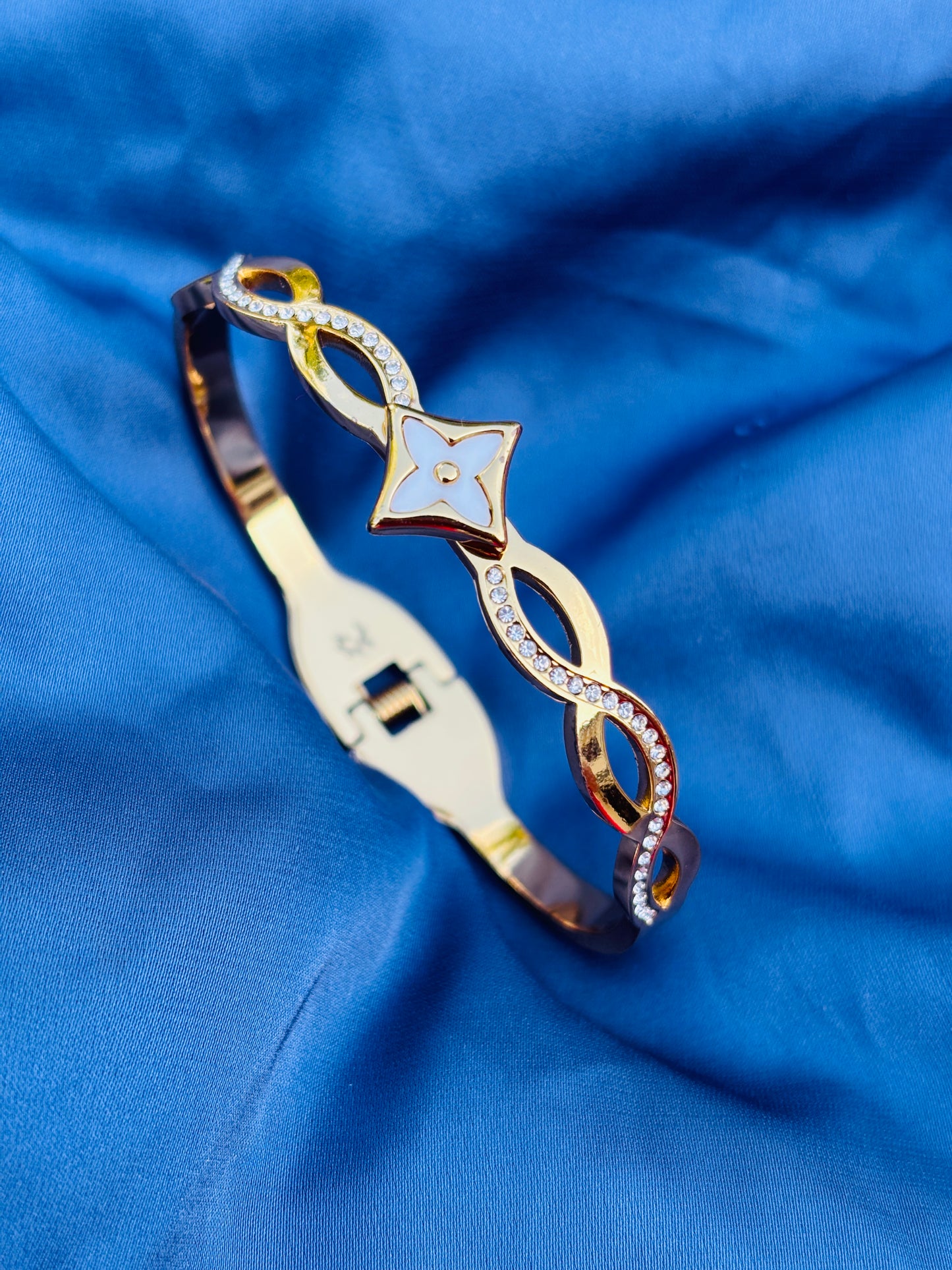 Infinity Bloom Gold Bangle