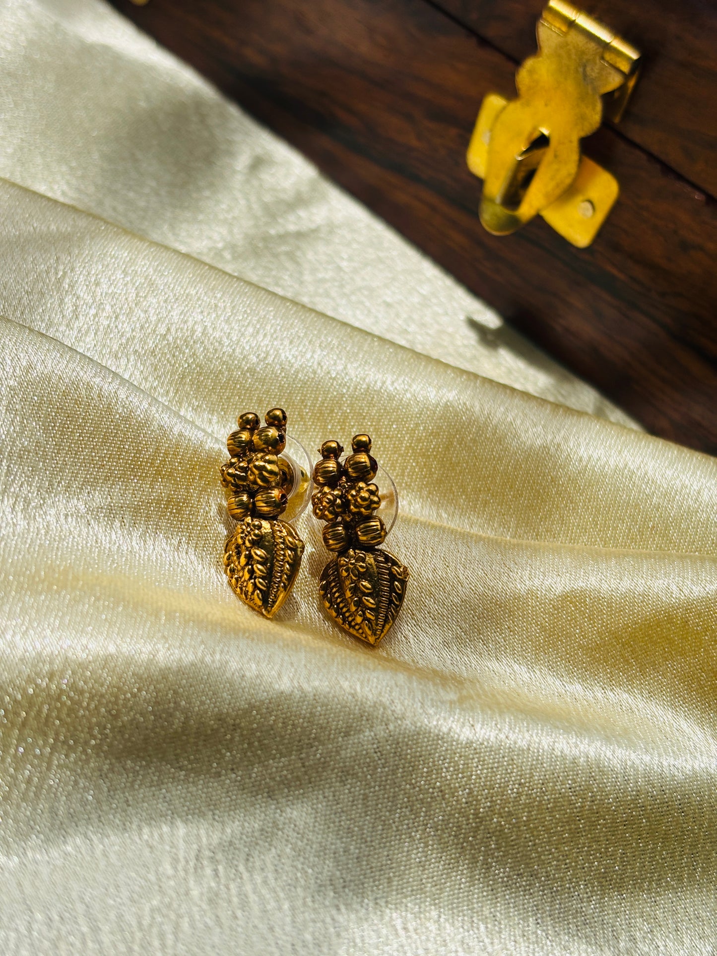 Golden Petal Chain