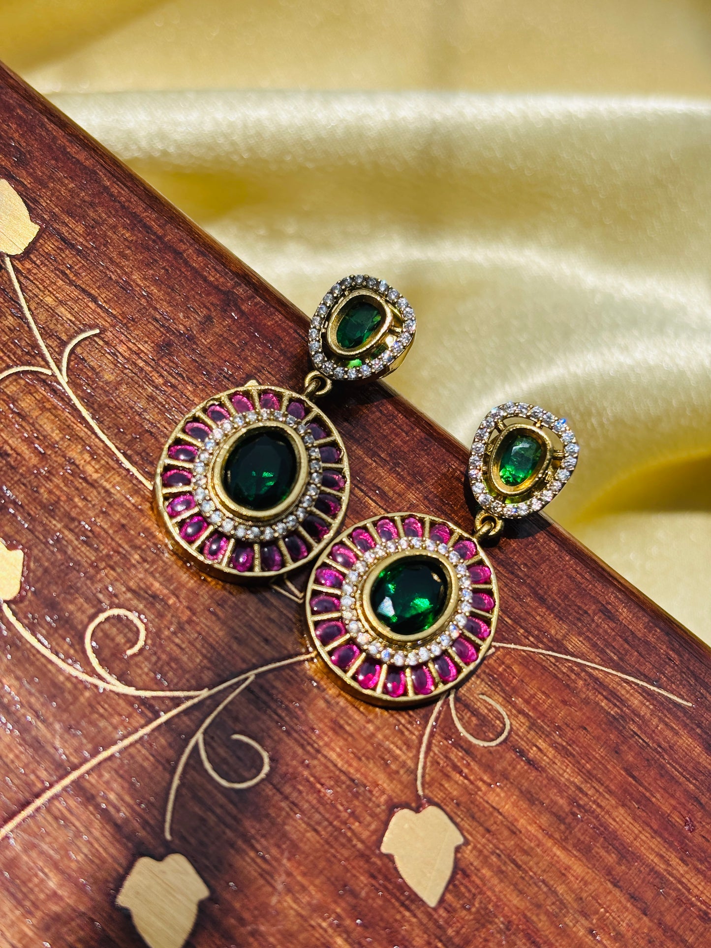 Royal Emerald Hasli