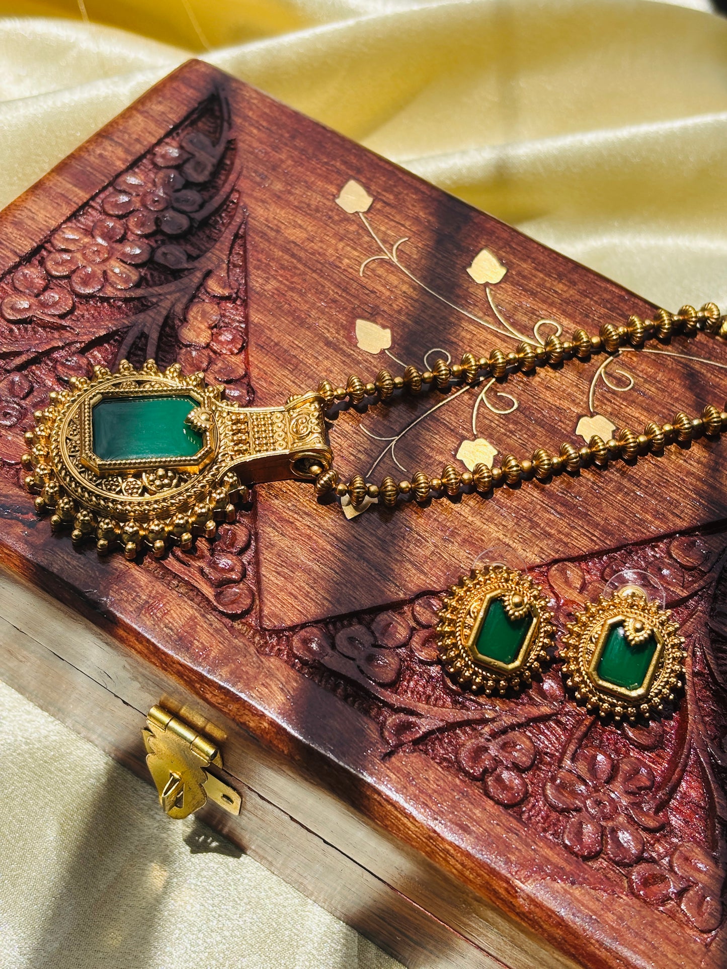 Pallavi Long Chain