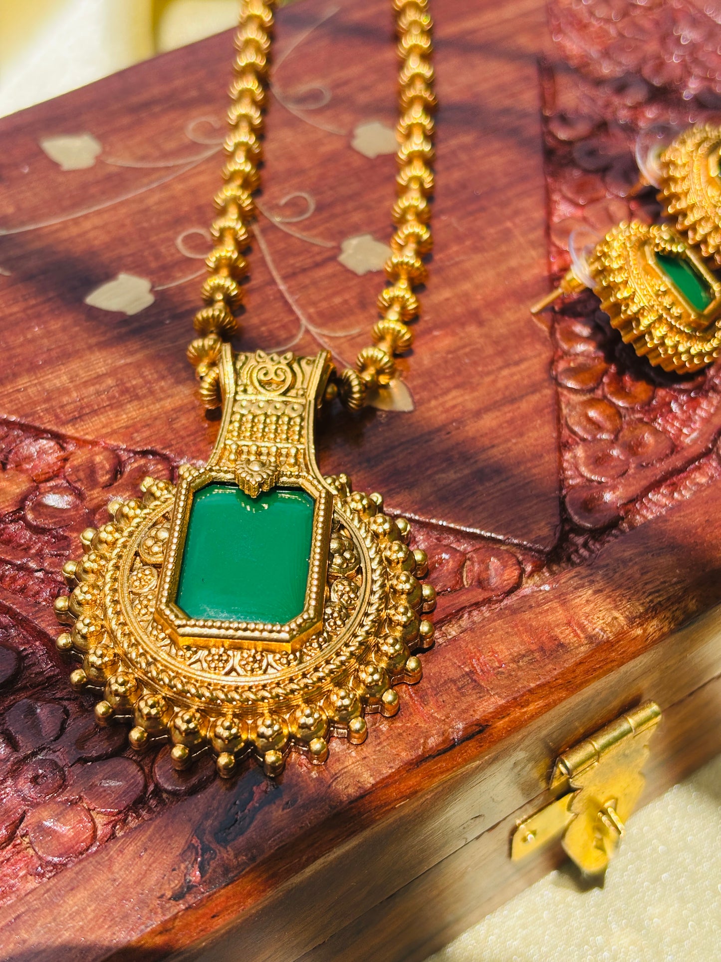 Pallavi Long Chain