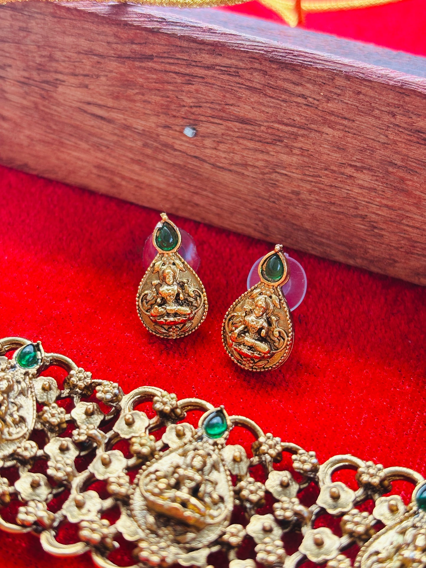 Vaibhava Lakshmi Choker