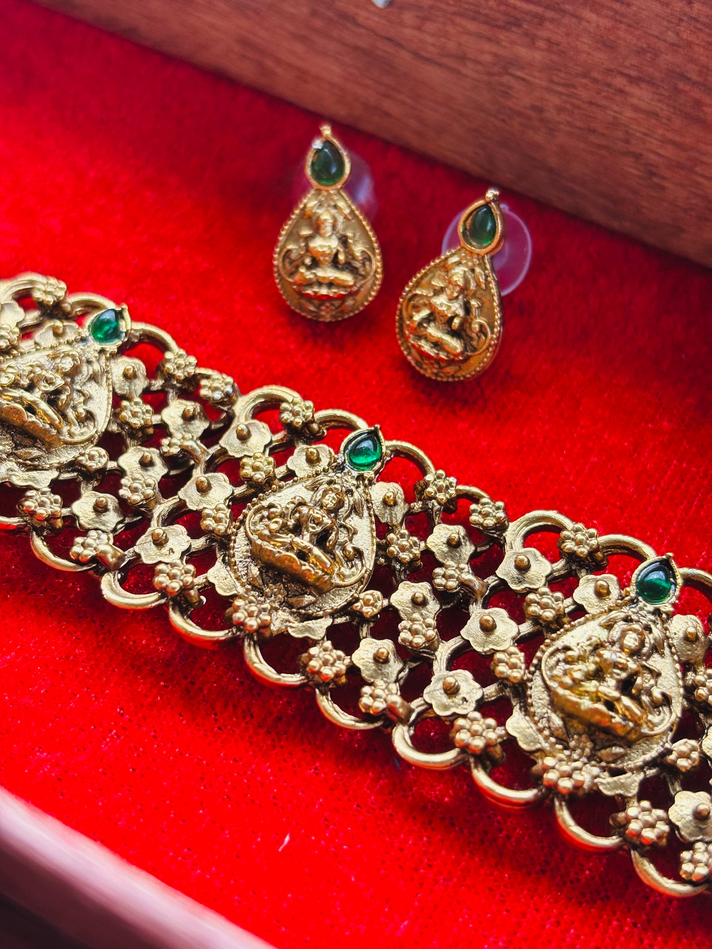 Vaibhava Lakshmi Choker