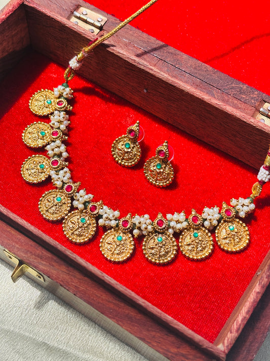 Festive Floral Necklace