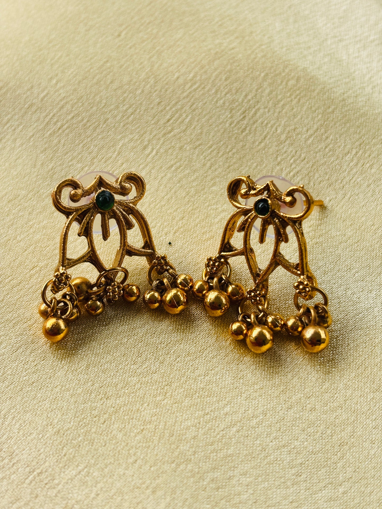 Vrinda Floral Antique Set
