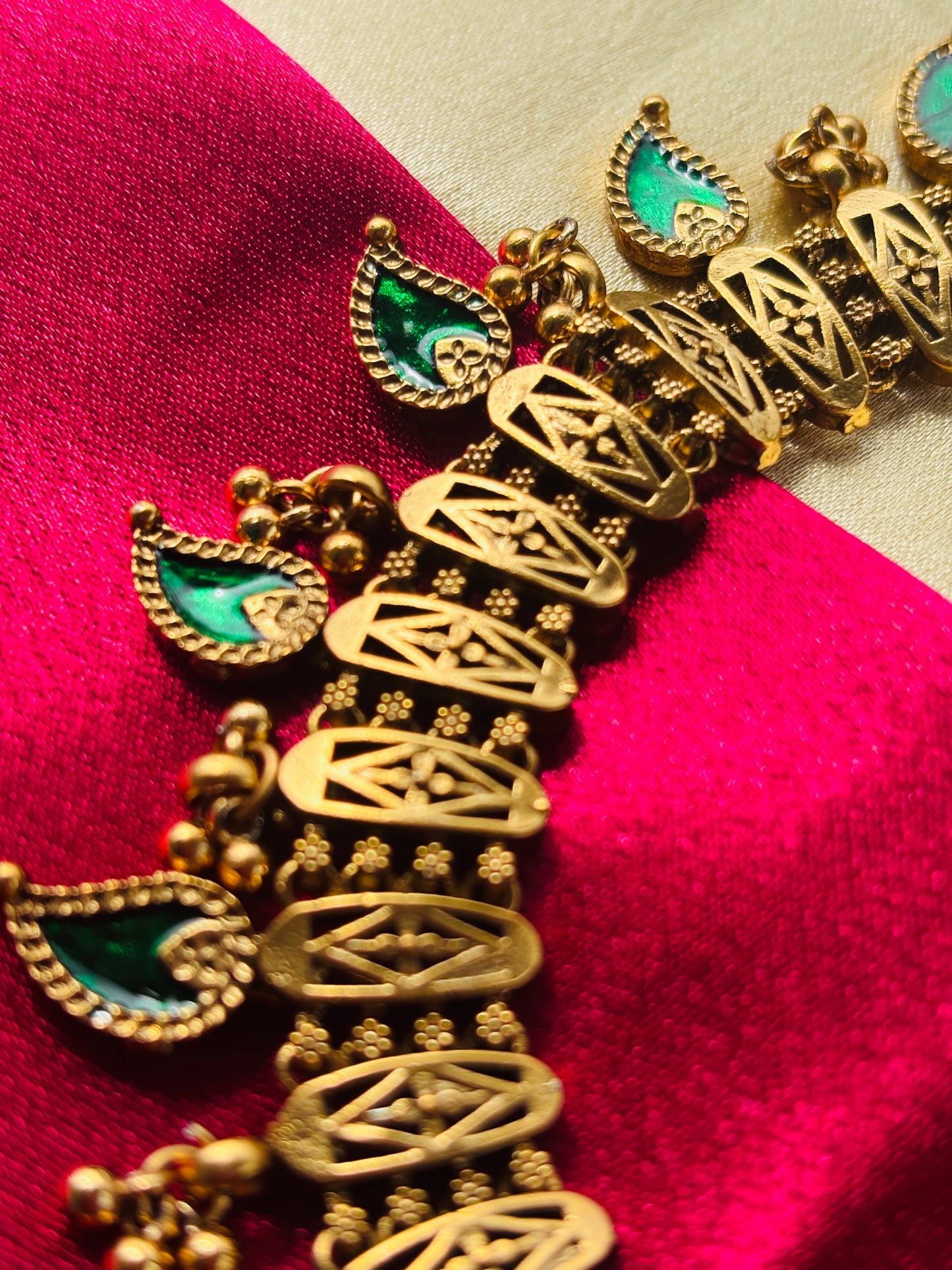 Emerald Mango Antique Necklace