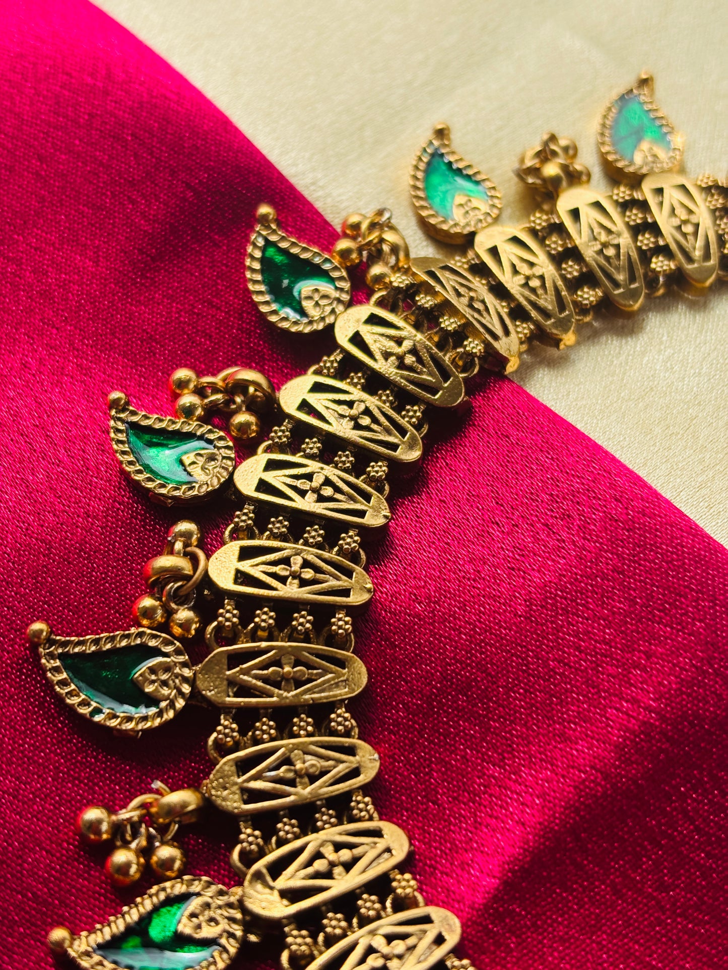 Emerald Mango Antique Necklace