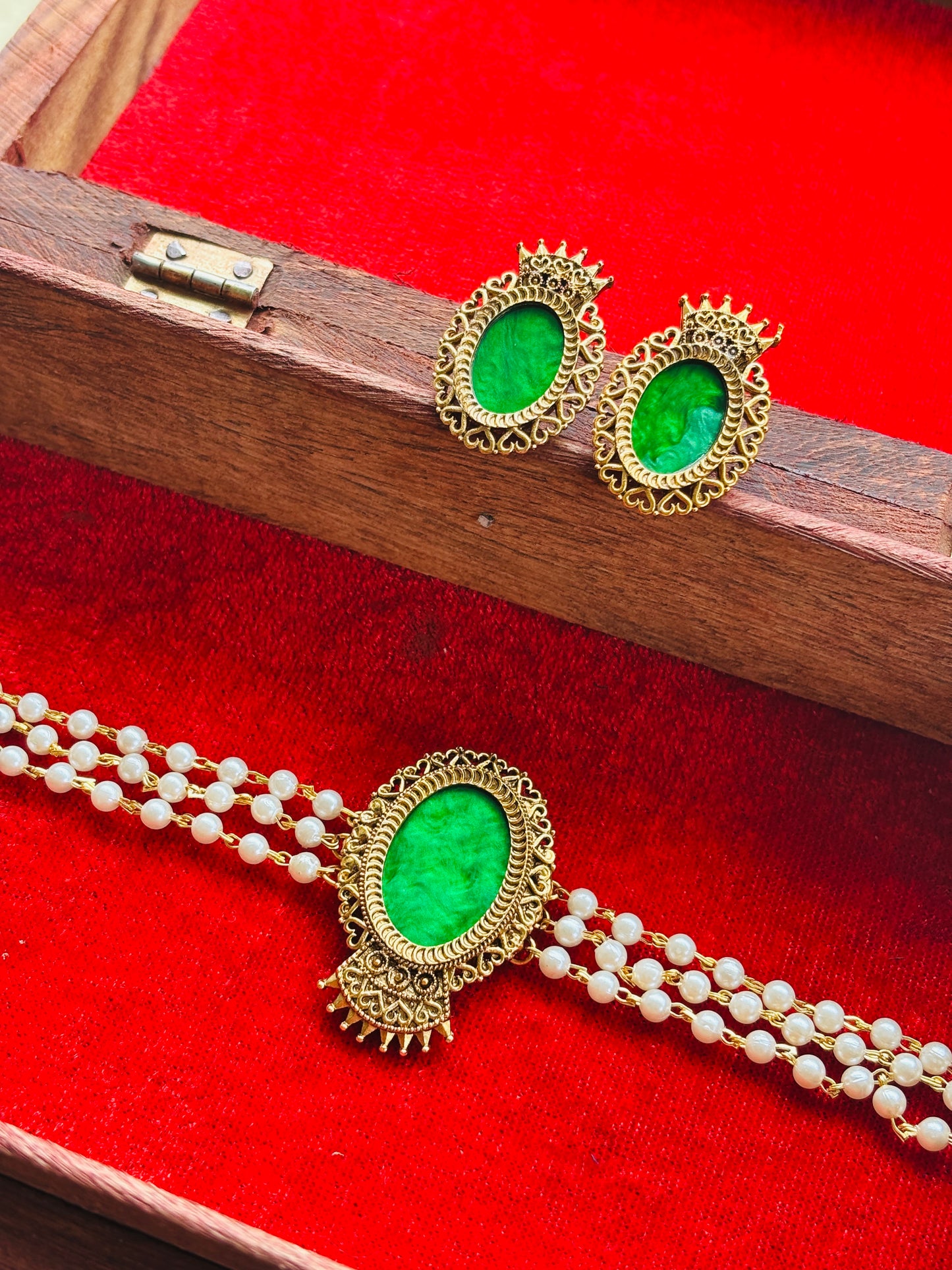 Emerald Green Filigree Choker