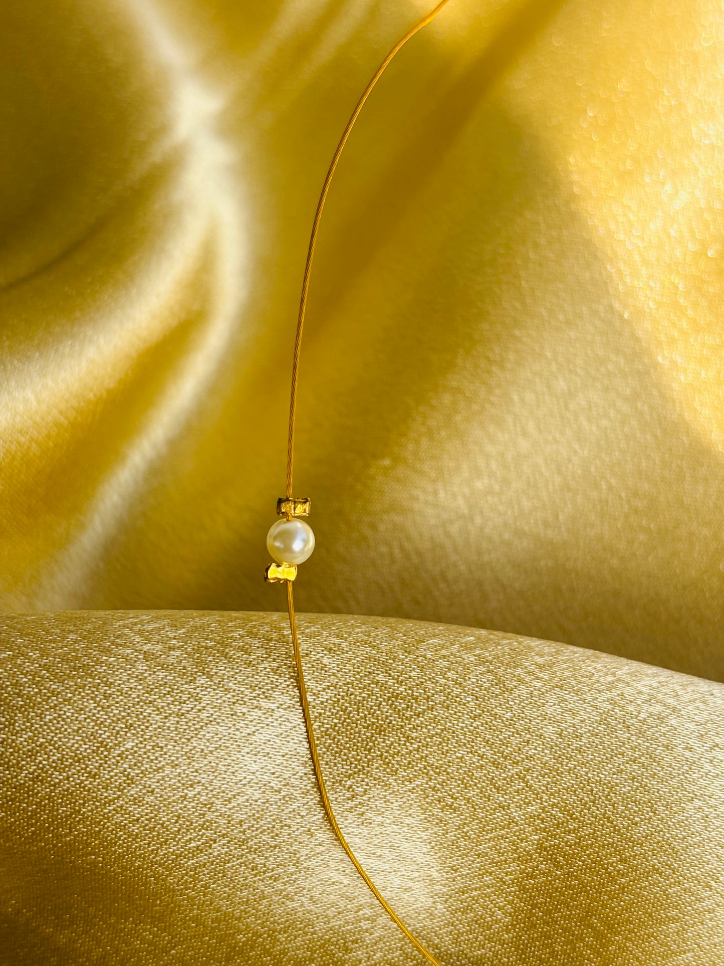 Floral Invisible Chain Necklace