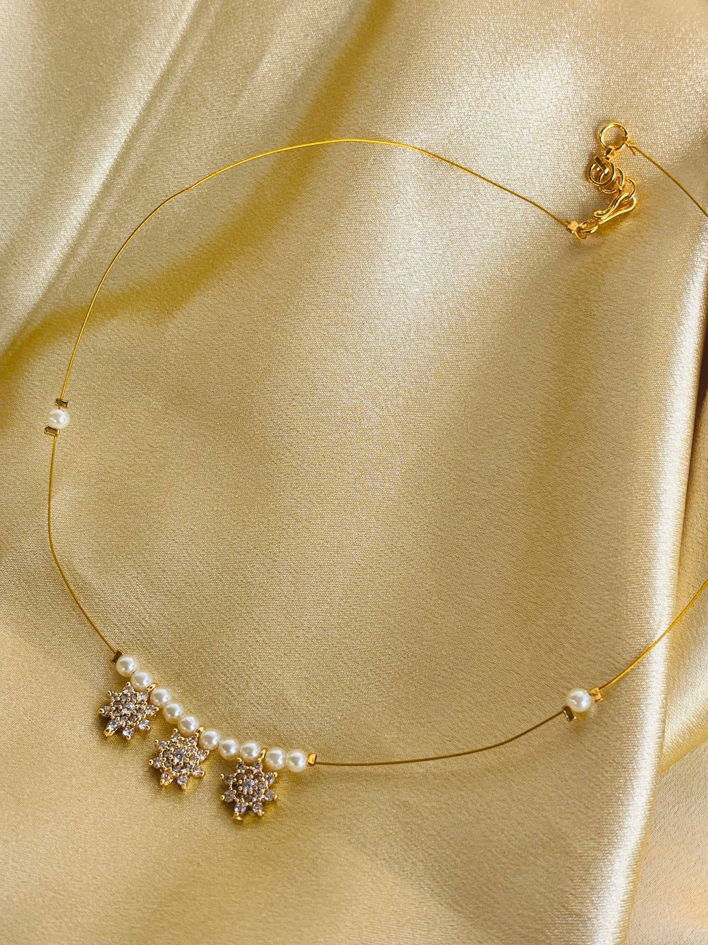 Floral Invisible Chain Necklace
