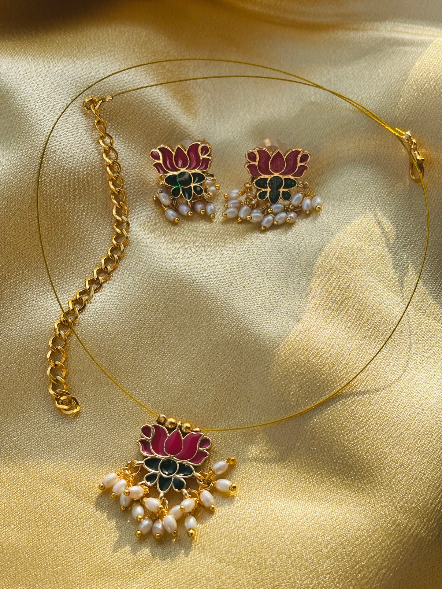 Lotus Invisible Chain Necklace