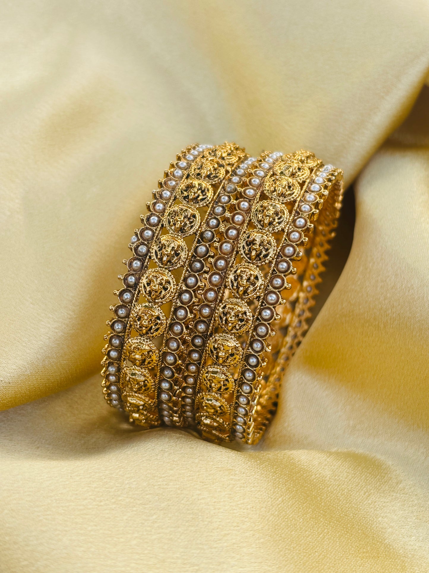 Lakshmi Pearl Border Bangles