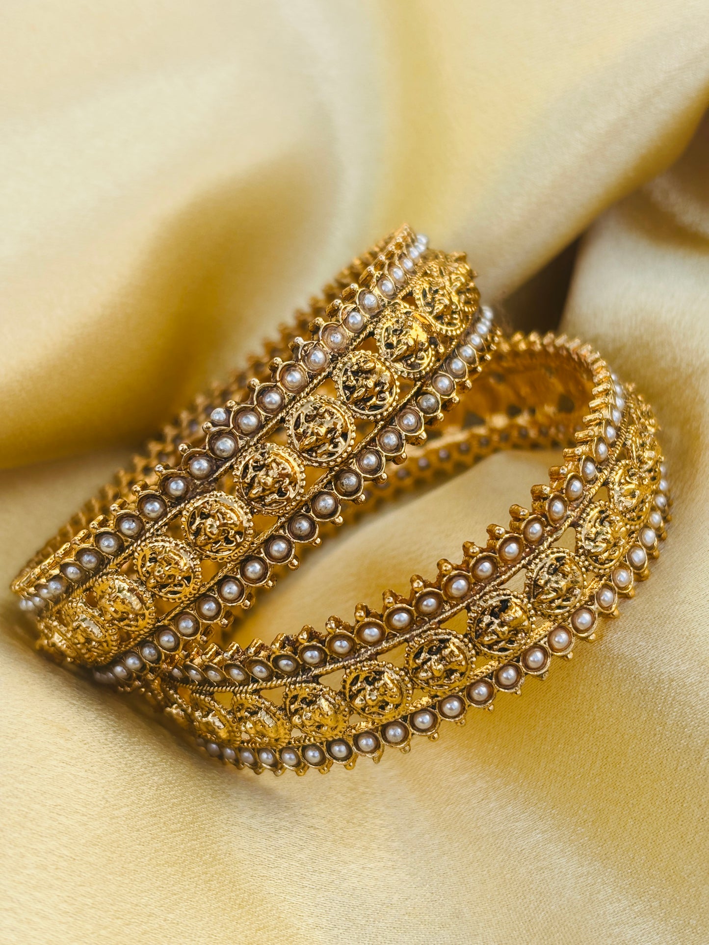 Lakshmi Pearl Border Bangles