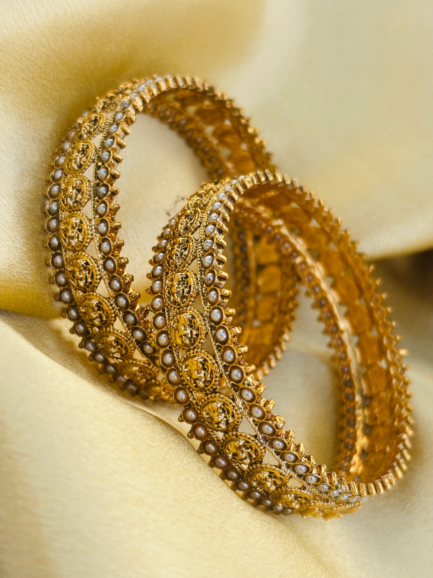 Lakshmi Pearl Border Bangles