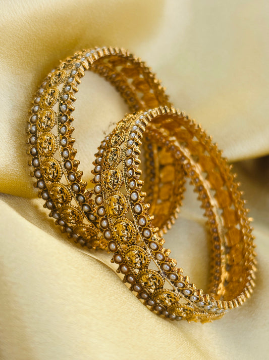 Lakshmi Pearl Border Bangles