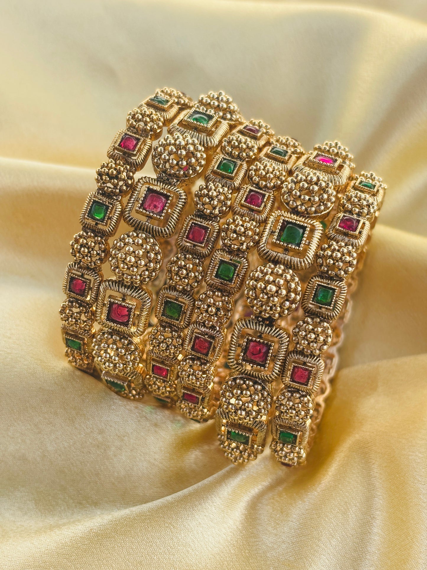 Ratna Granule Bangles