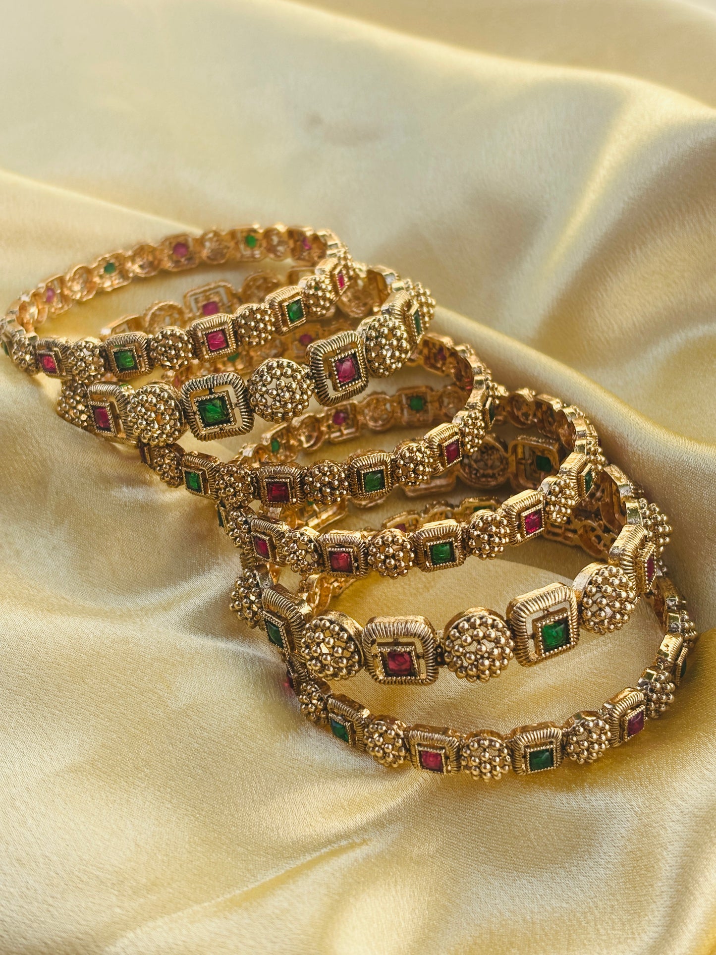 Ratna Granule Bangles