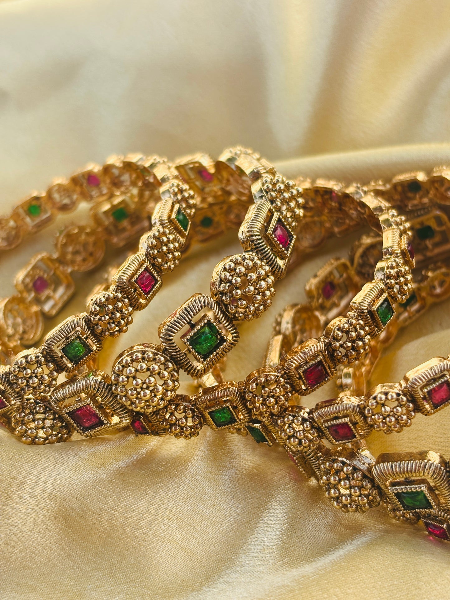 Ratna Granule Bangles