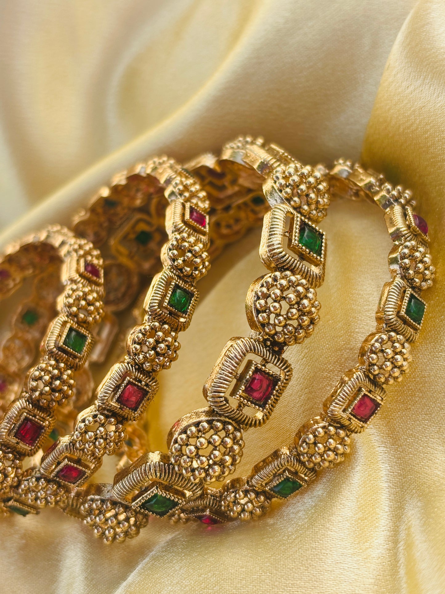 Ratna Granule Bangles