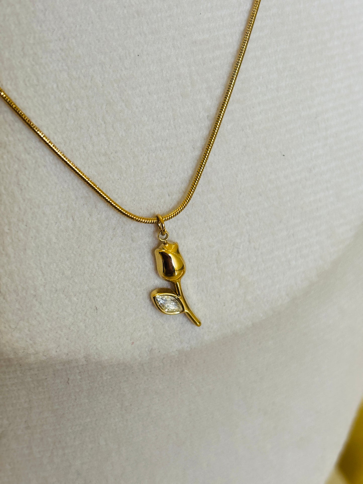Rose Bud Gold Pendant Necklace