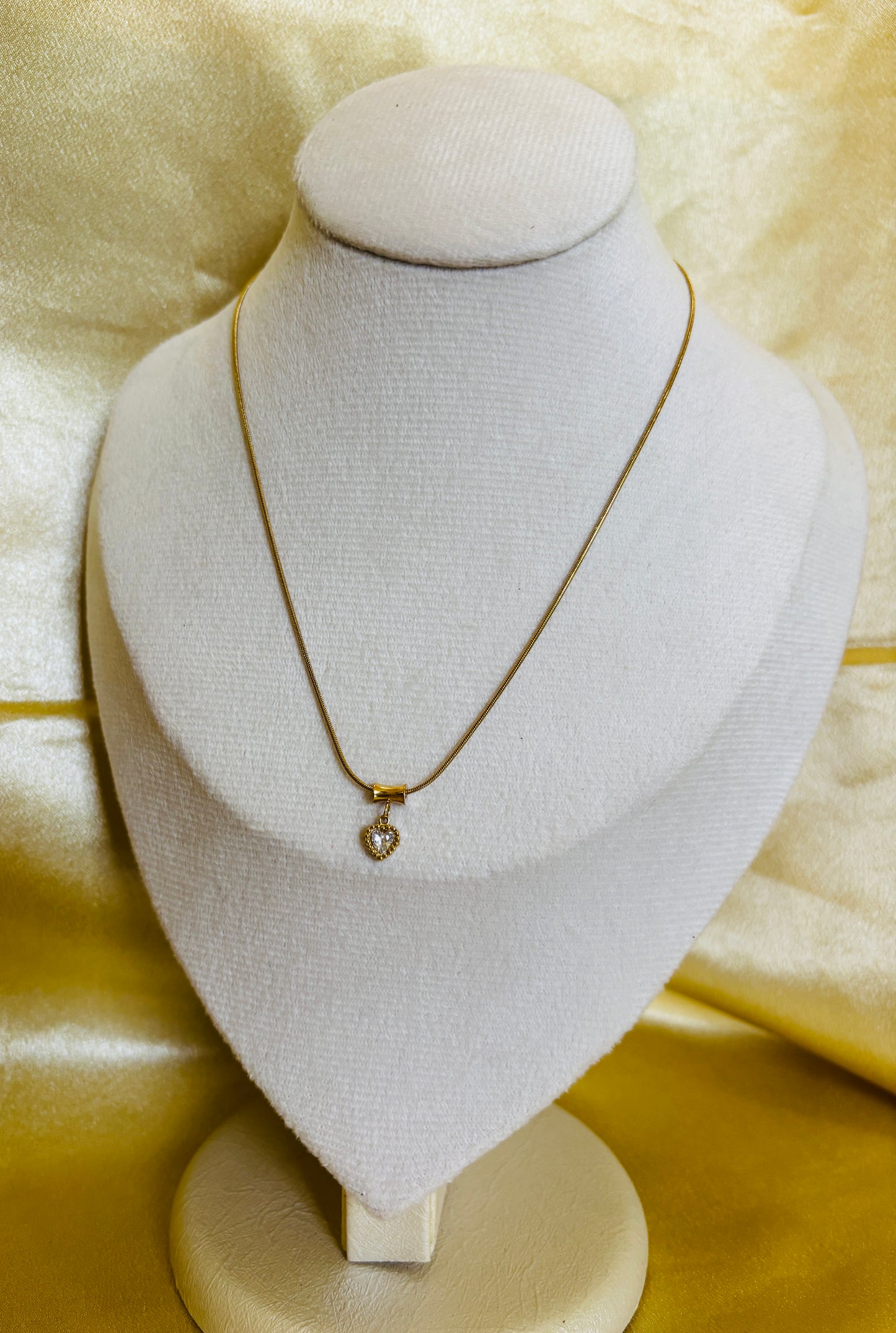 Crystal Heart Milgrain Gold Necklace
