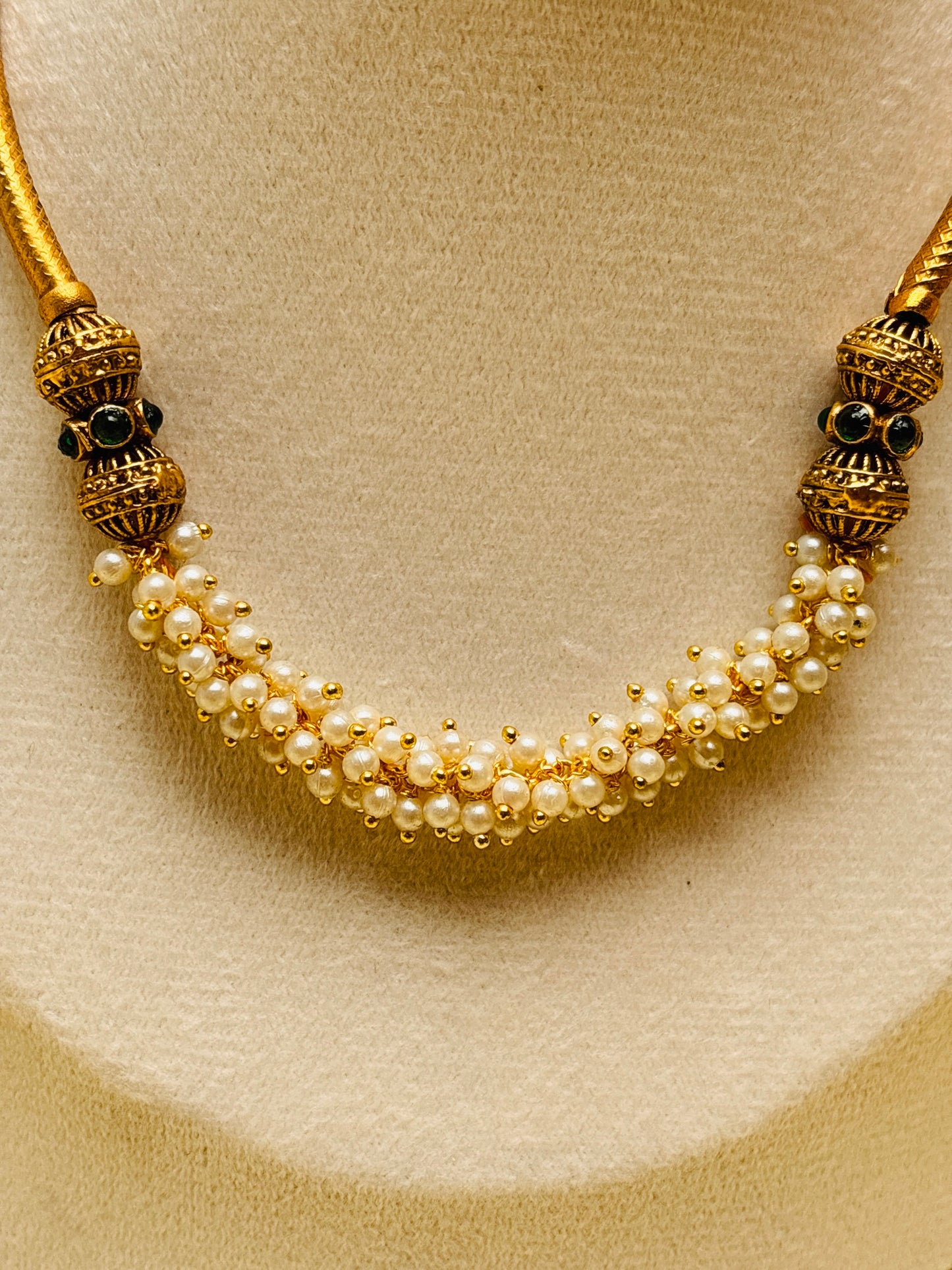 Emerald Hasli Pearl Necklace