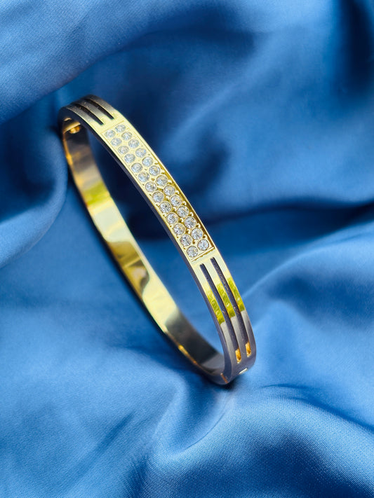 Pavé Panel Gold Bangle