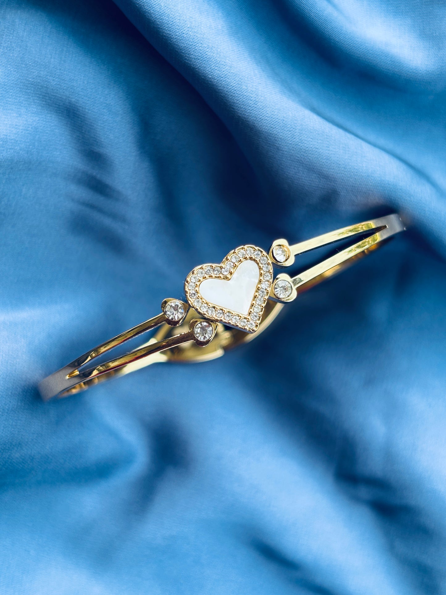 Heart of Pearl Gold Bangle