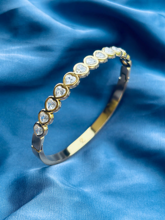 Endless Hearts Gold Bangle