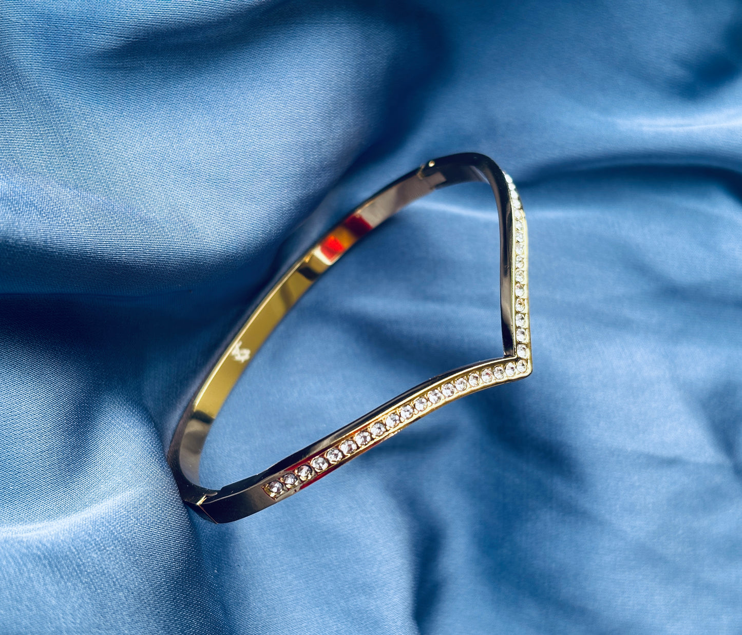 Chevron Pavé Gold Bangle