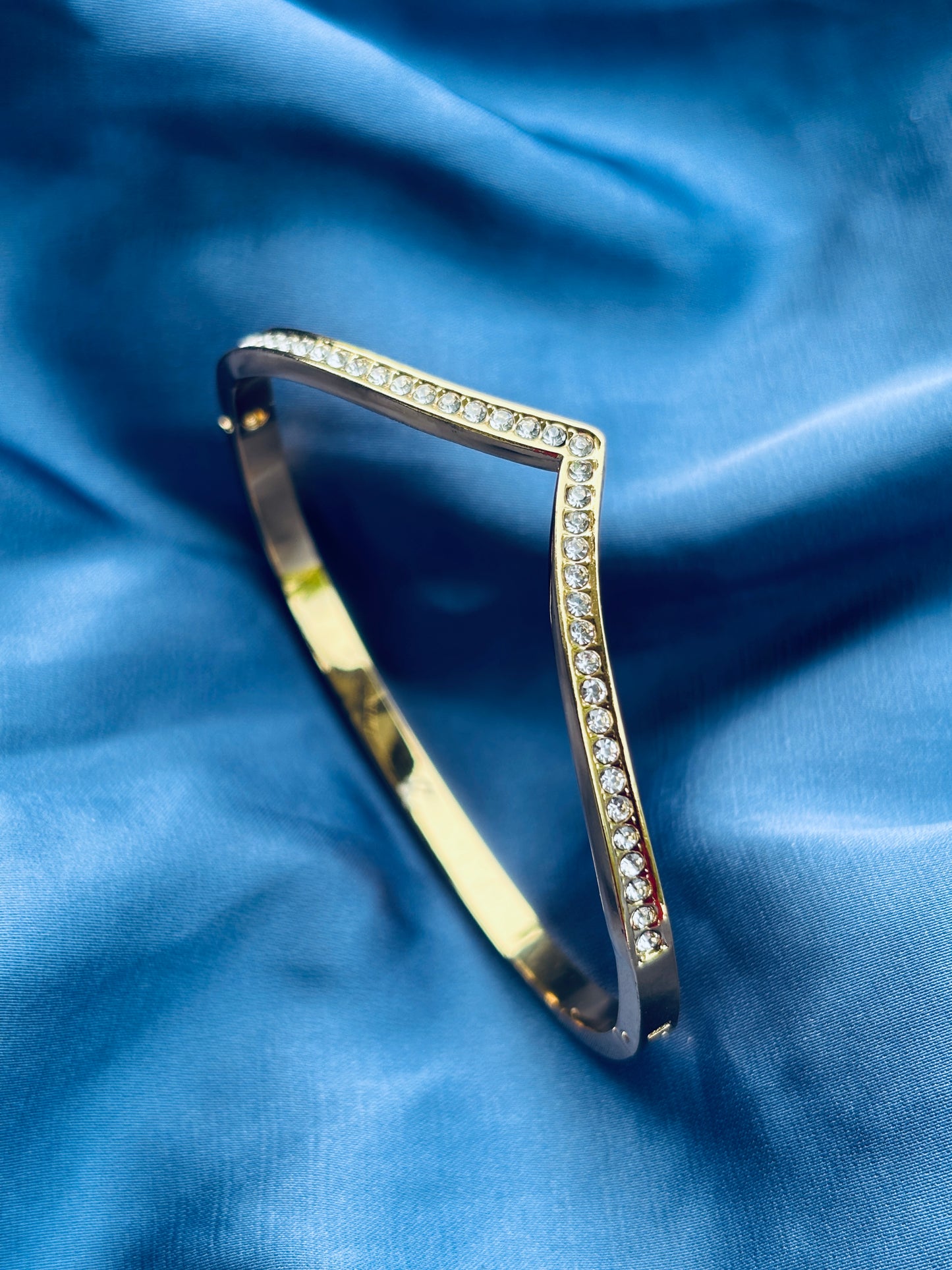 Chevron Pavé Gold Bangle