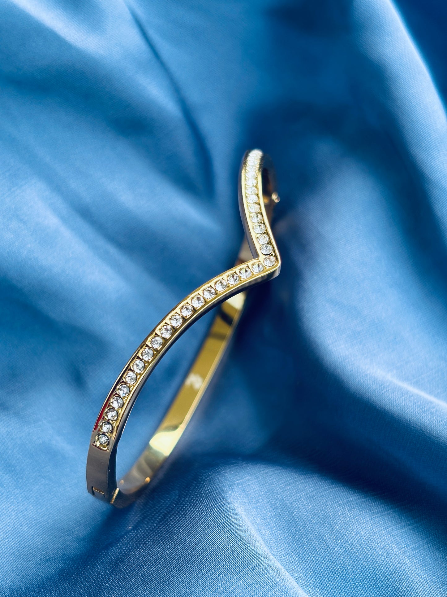 Chevron Pavé Gold Bangle