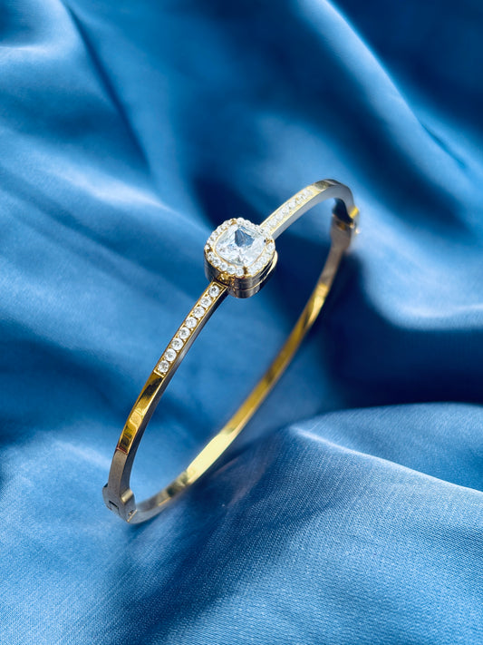 Cushion Halo Solitaire Gold Bangle