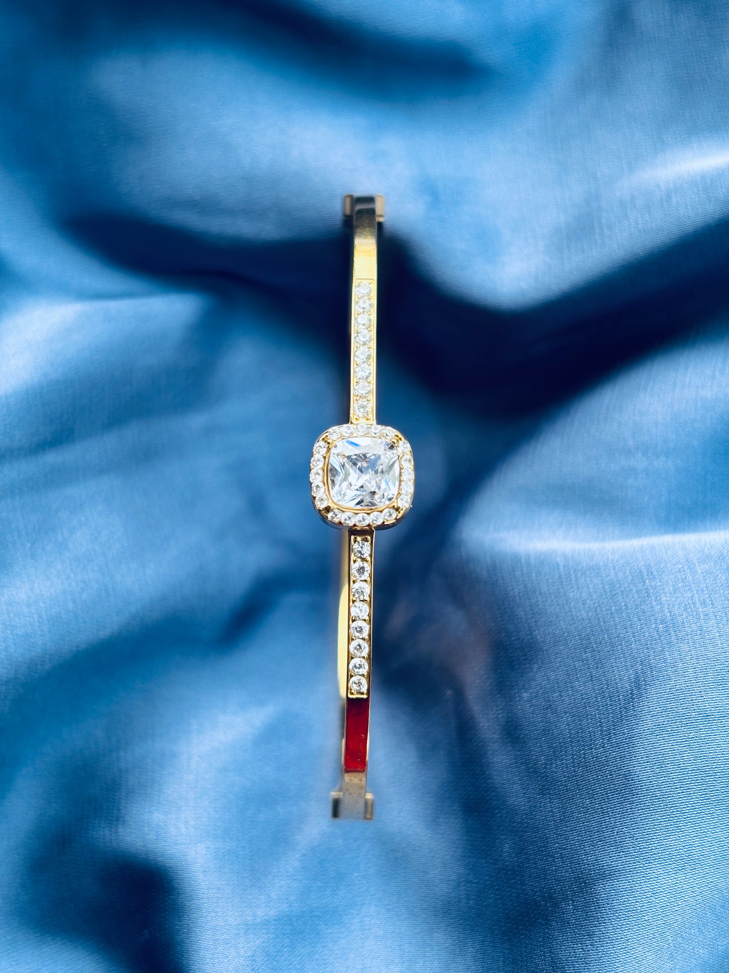 Cushion Halo Solitaire Gold Bangle