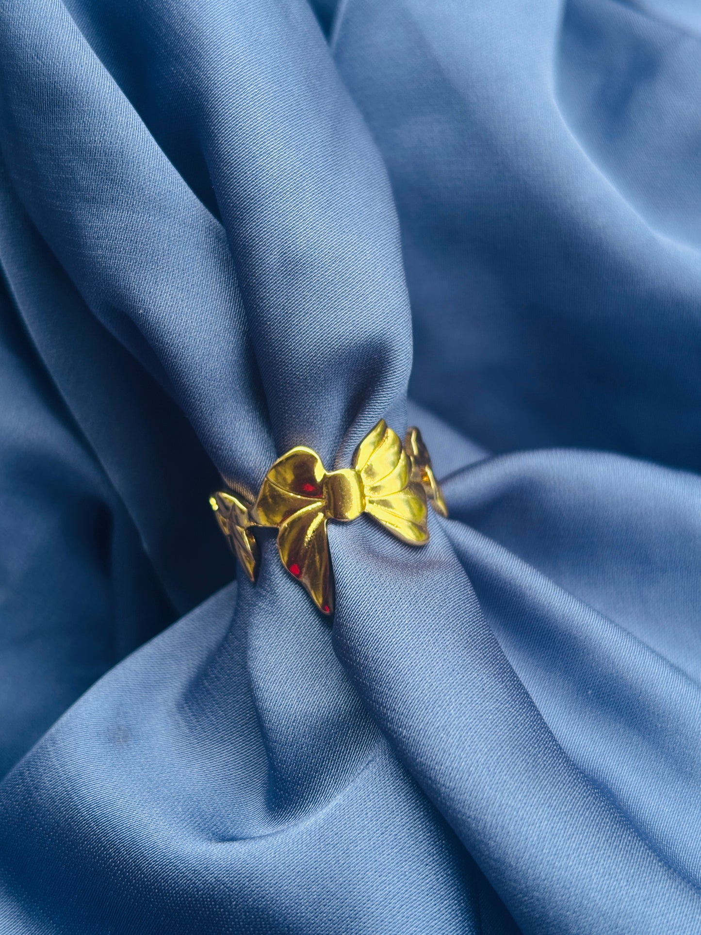 Sculpted Bow Gold Ring
