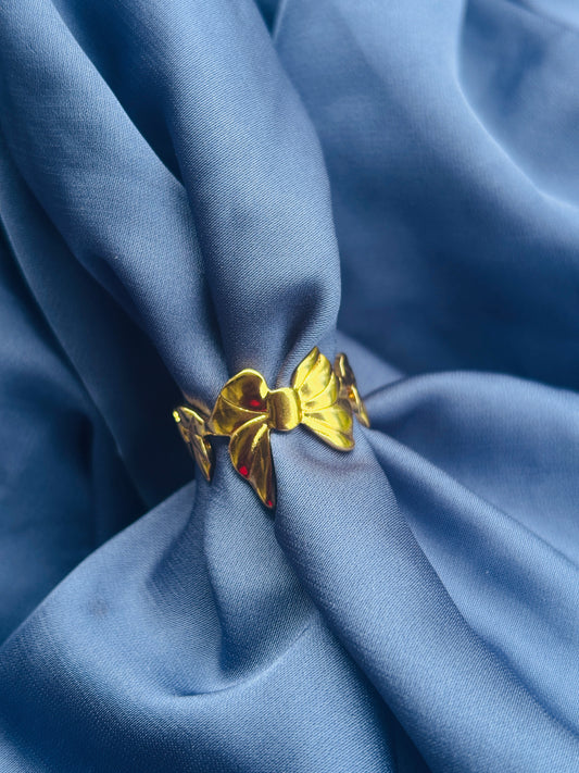 Sculpted Bow Gold Ring