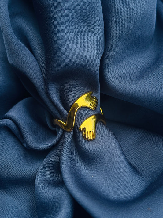 Hug Gold Wrap Ring
