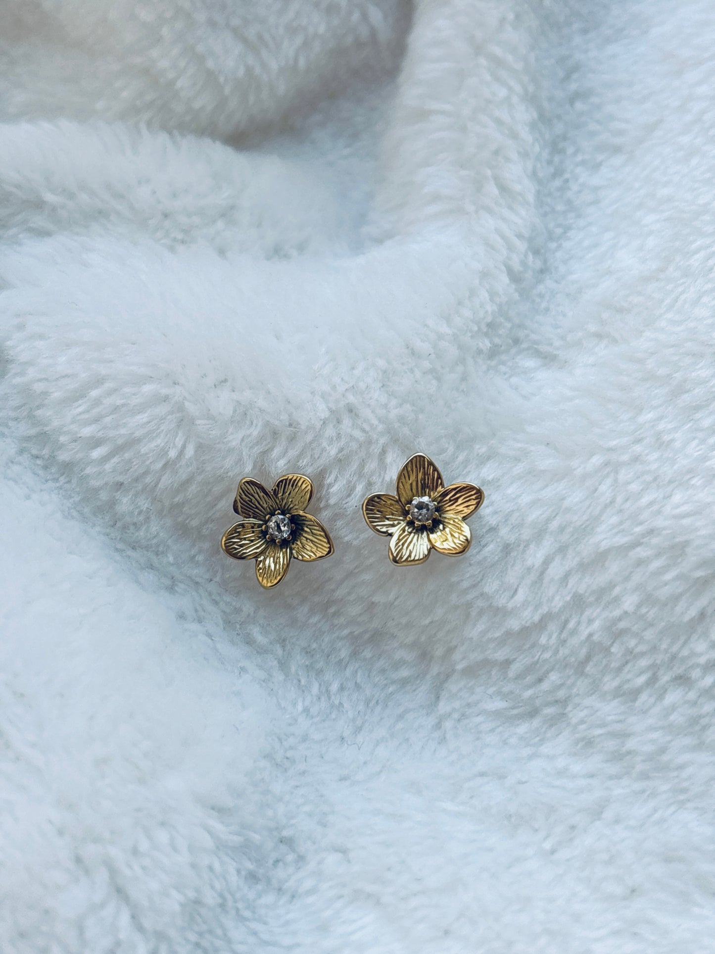 Textured Five-Petal Flower Crystal Stud Earrings