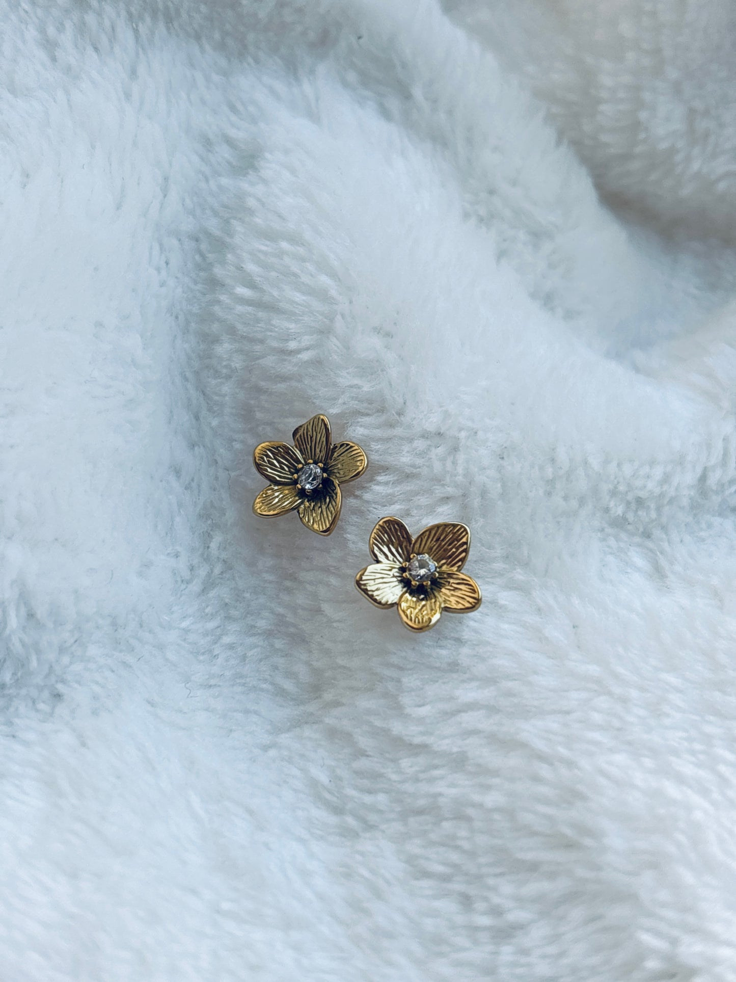 Textured Five-Petal Flower Crystal Stud Earrings