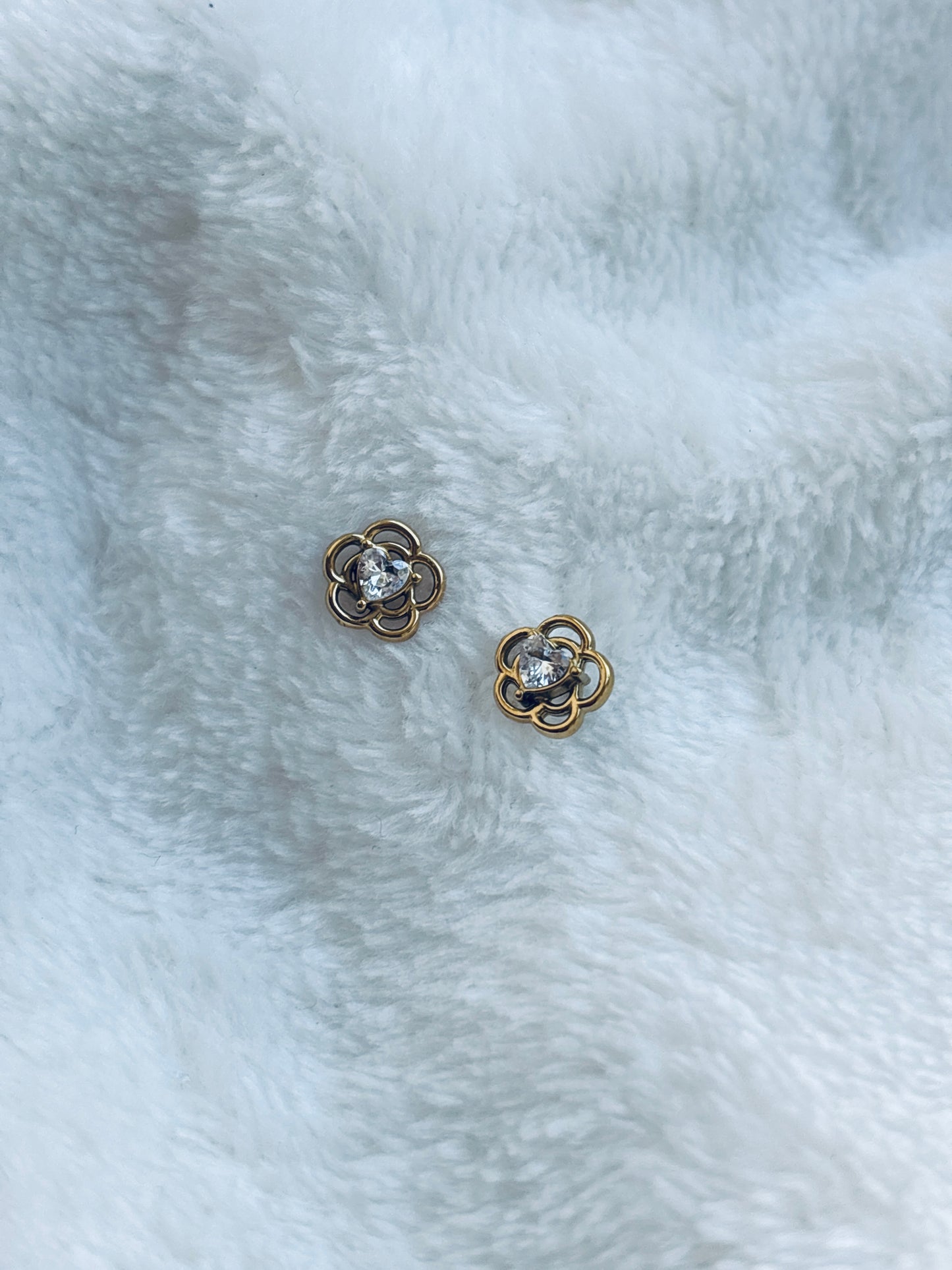 Open Wire Flower Heart Crystal Stud Earrings