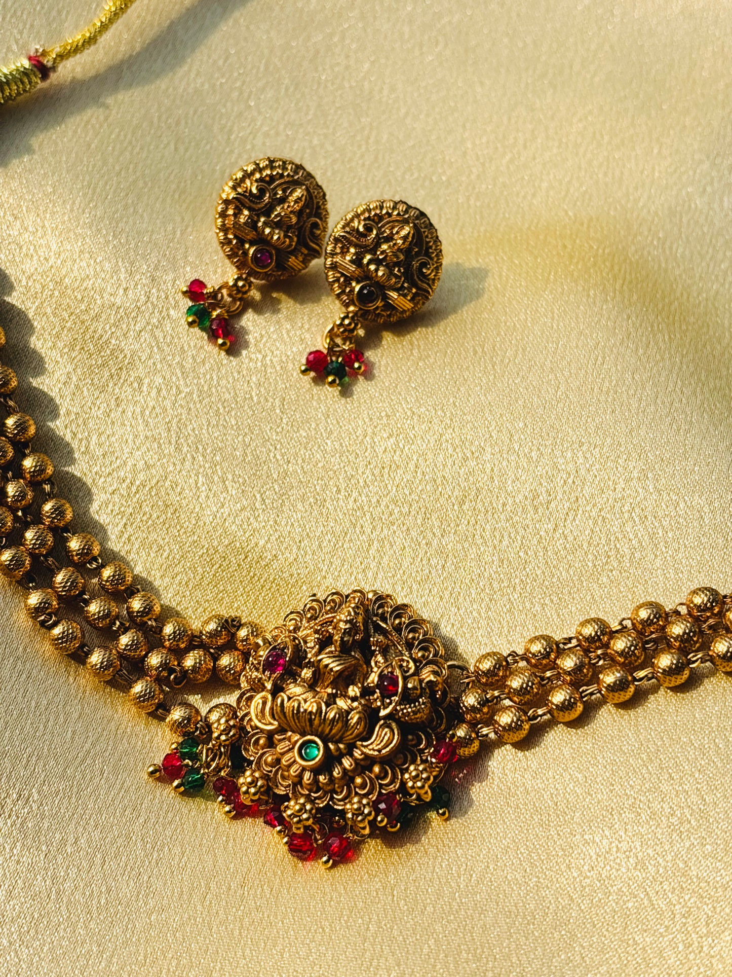 Lakshmi Pearl Choker