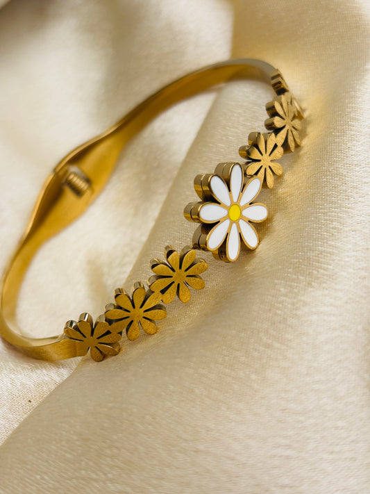 The Daisy Bloom