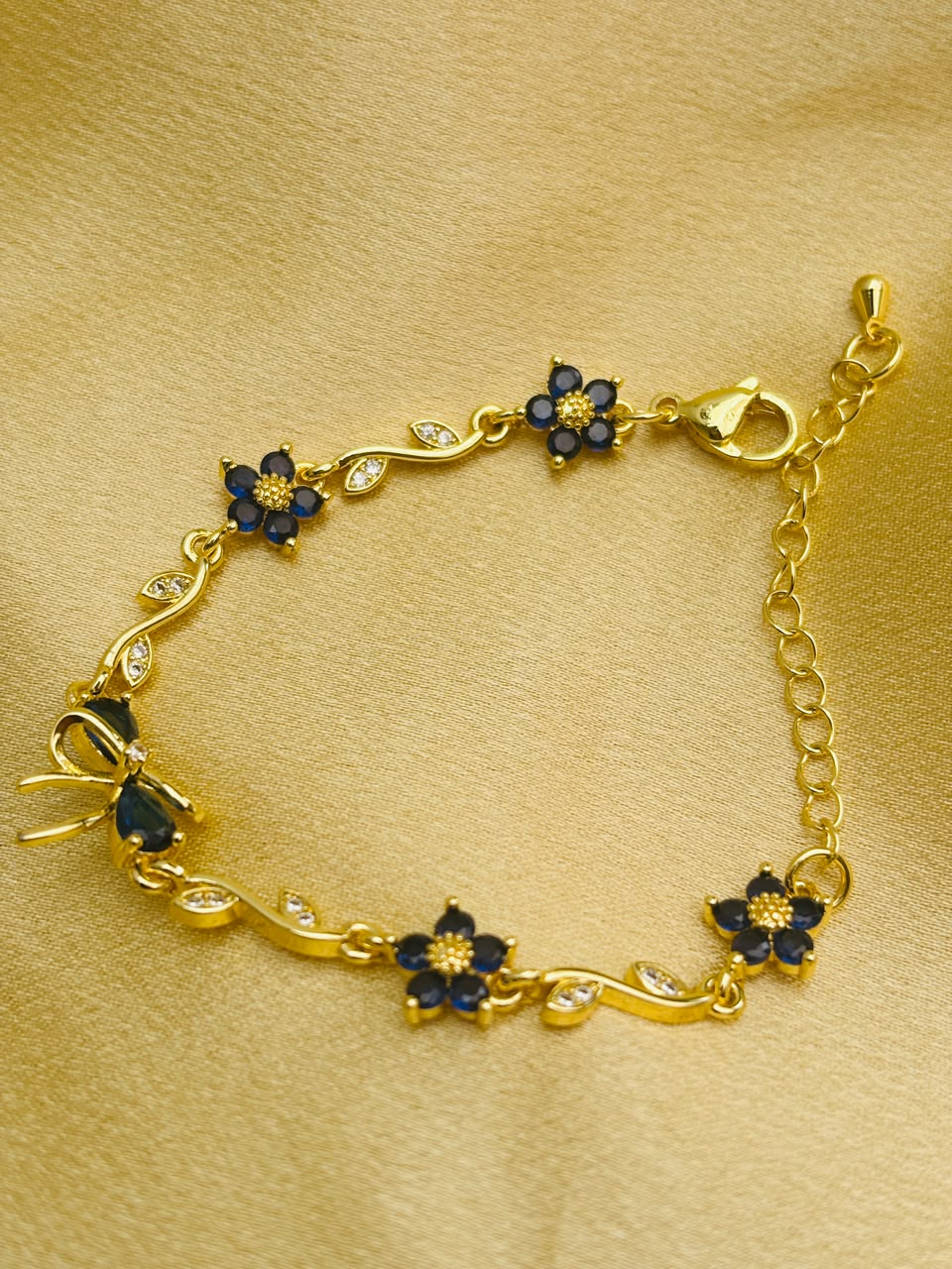 The Signature Bow Bacelet